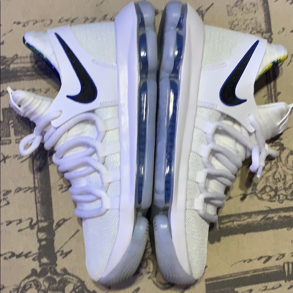 Kids sneakers